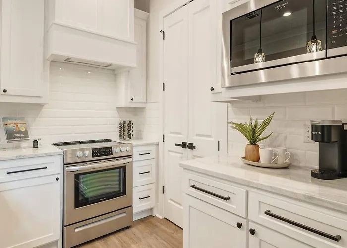 Holiday home Brand New Upscale Townhome In Heart Of *