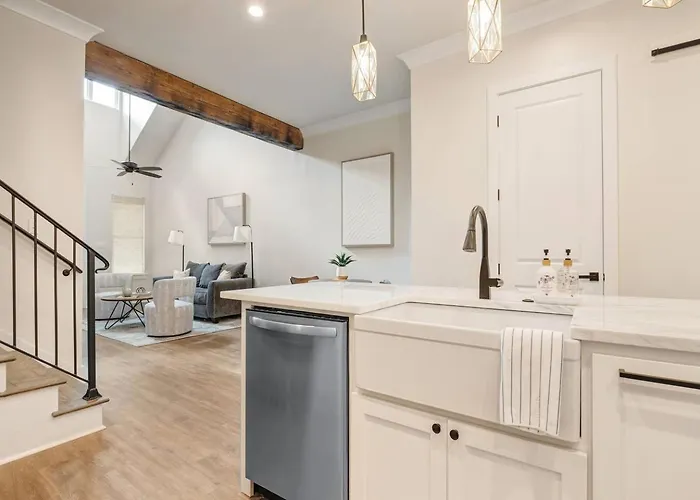 Brand New Upscale Townhome In Heart Of Holiday home Lafayette