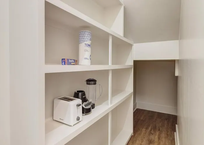 Brand New Upscale Townhome In Heart Of Holiday home